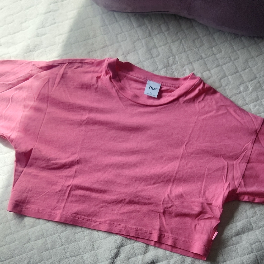 TNA Short Sleeve Crop Top